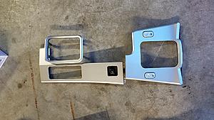 2004 Crossfire Limited Part Out-console-trim.jpg